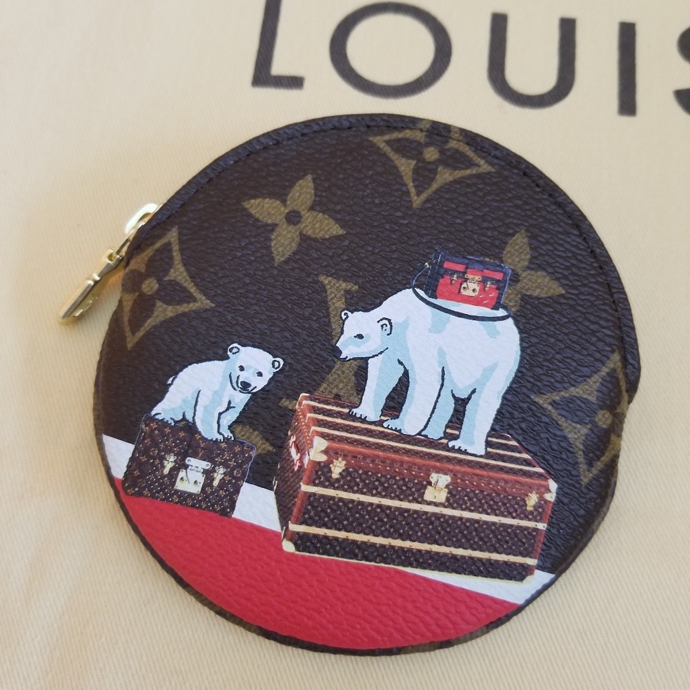 Louis Vuitton round coin purse